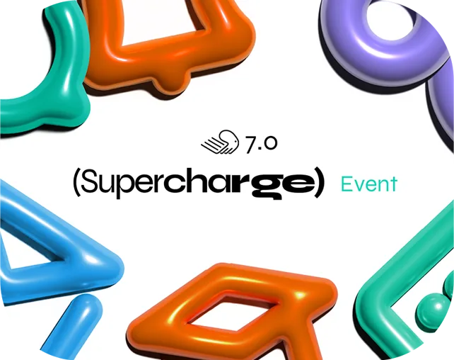 Arte do Builderall 7.0 (Supercharge) Event com formas 3D brilhantes em verde-água, laranja, roxo e azul