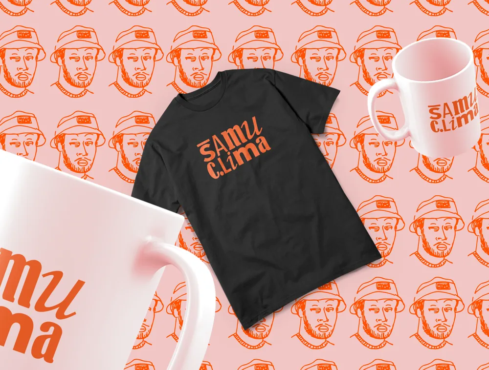 Camiseta preta e canecas com o logo Samu Clima sobre padrão de retratos ilustrados